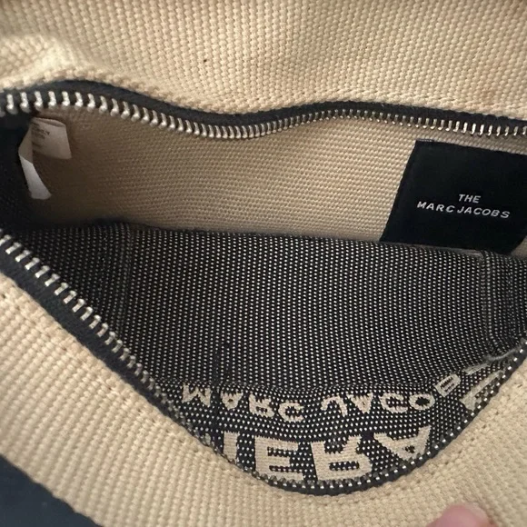 Marc Jacobs The Camera Bag in Black and Tan - Picture 4 of 4